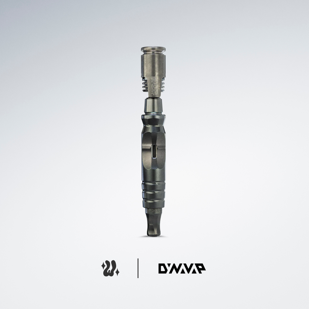 DynaVap HyperDyn vaporizador herbal de titanio en fondo claro, diseñado para sesiones largas y potentes.